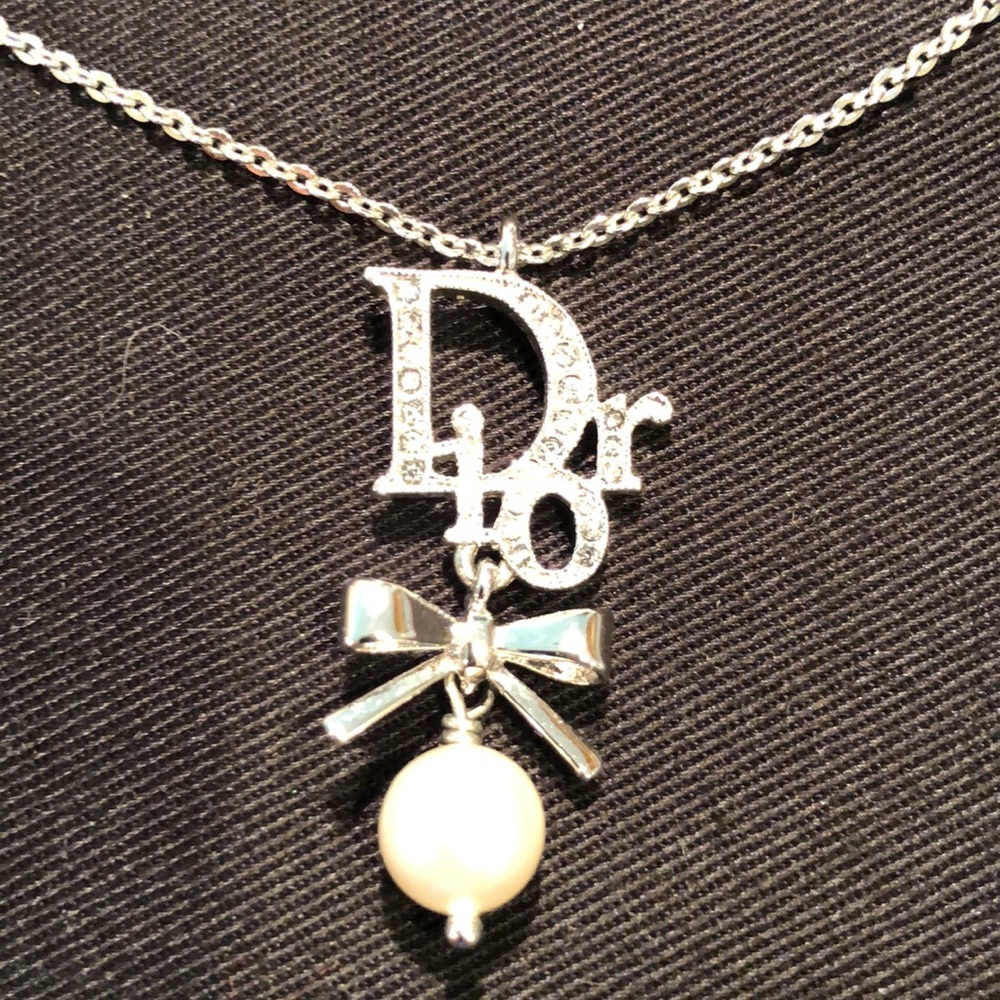 Dior Women’s Pearl Necklace